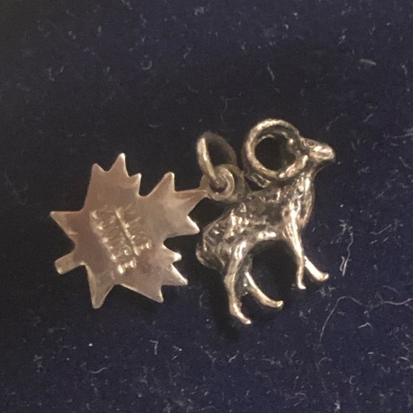 VTG Sterling Silver Mini Charms or Pendant Ram Big Horn Sheep & Maple Leaf - Picture 3 of 3